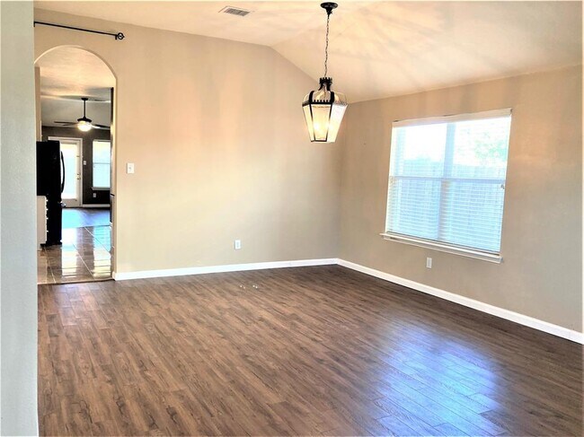 Foto del edificio - 6407 Granite Springs Ln