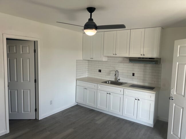 Building Photo - 2431 Prospect St