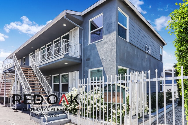 Building Photo - 641 N Serrano Ave