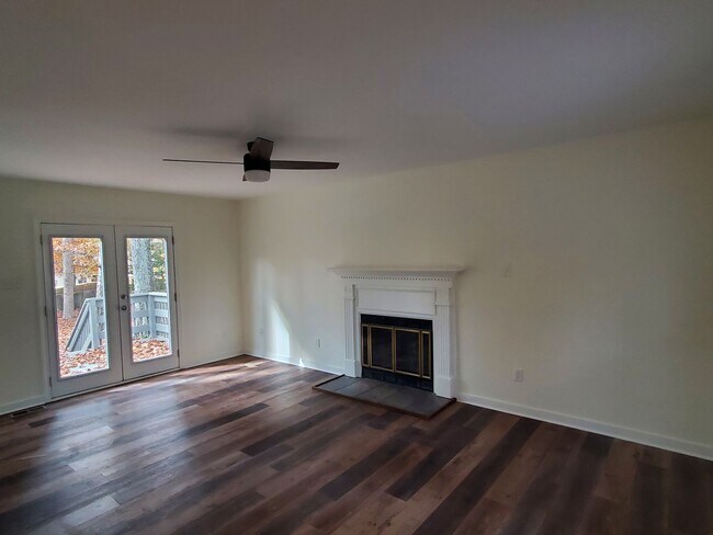 Building Photo - Chesterfield, Total Electric, 3 Bedroom, 2...