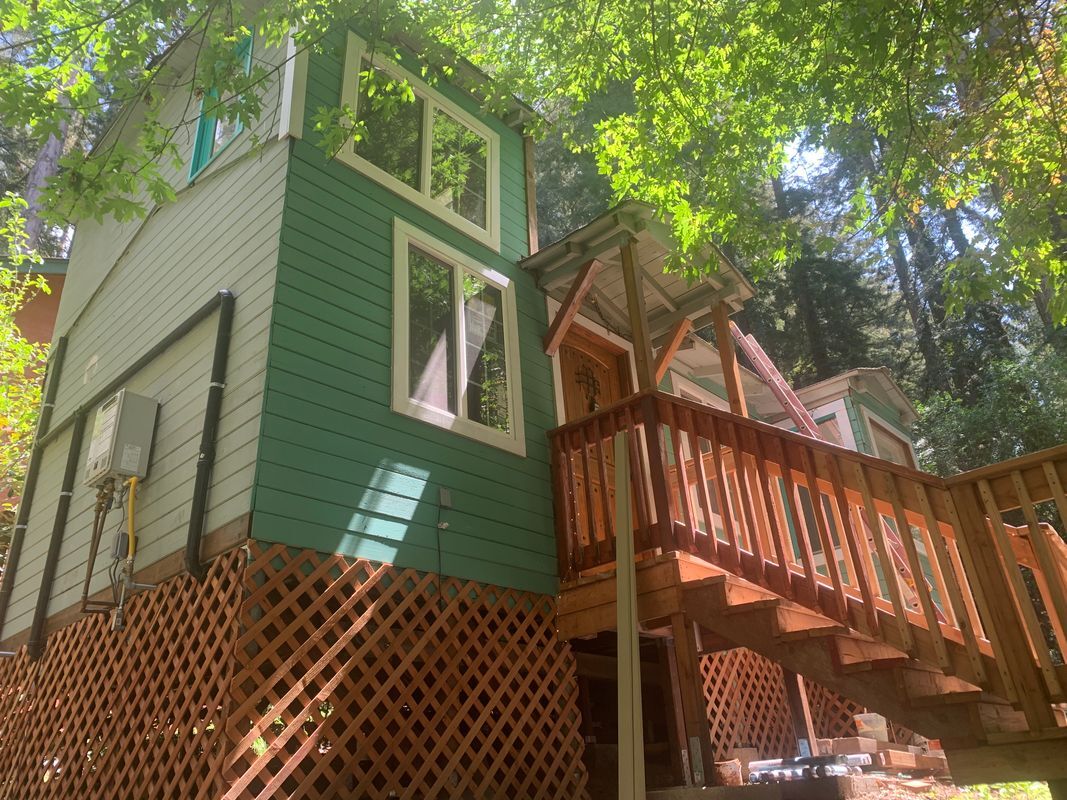 Primary Photo - 390 Redwood Dr