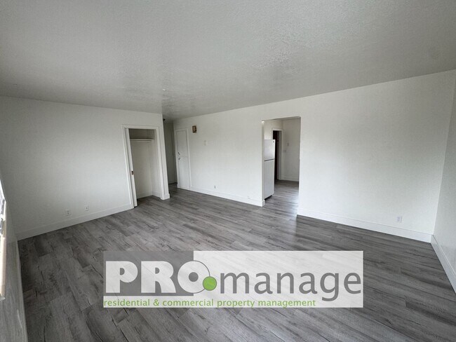 Foto del edificio - 1739 Grandview Dr