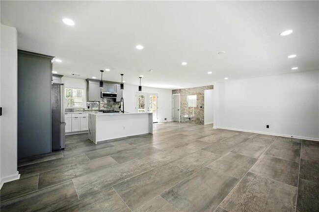 Building Photo - 681 Fielding Ln SW