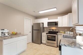 Building Photo - Lifestyle at the Bay