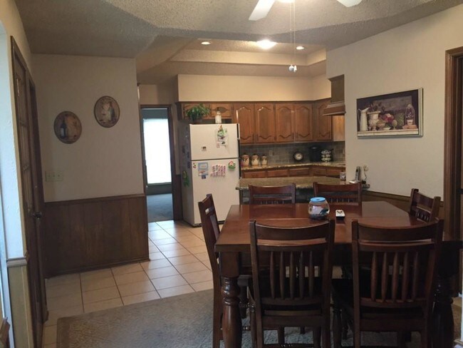 Foto del edificio - 7145 Crooked Oak Dr