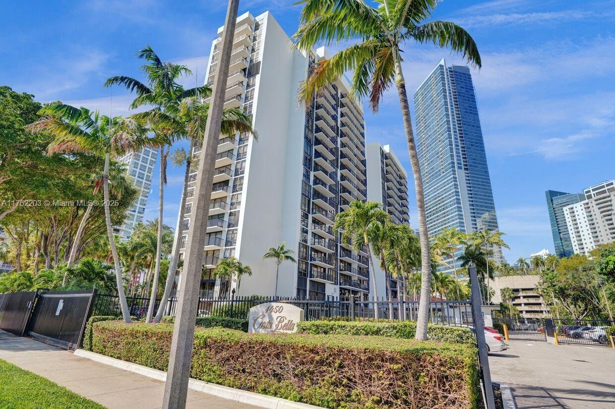 Foto principal - 1450 Brickell Bay Dr