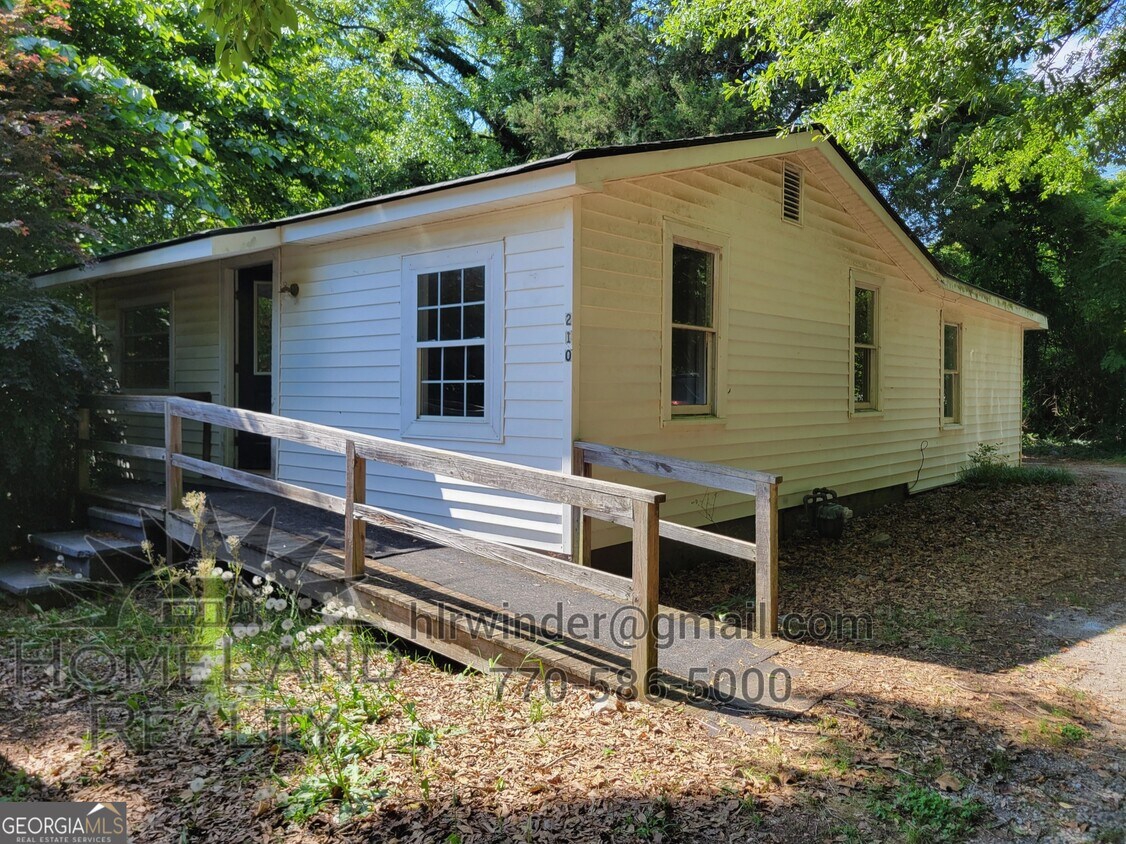 Primary Photo - 210 Highland Dr