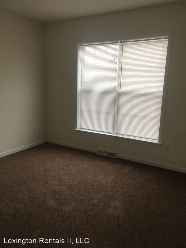Building Photo - 3 br, 2 bath House - 156 W. Sheldrake Circle