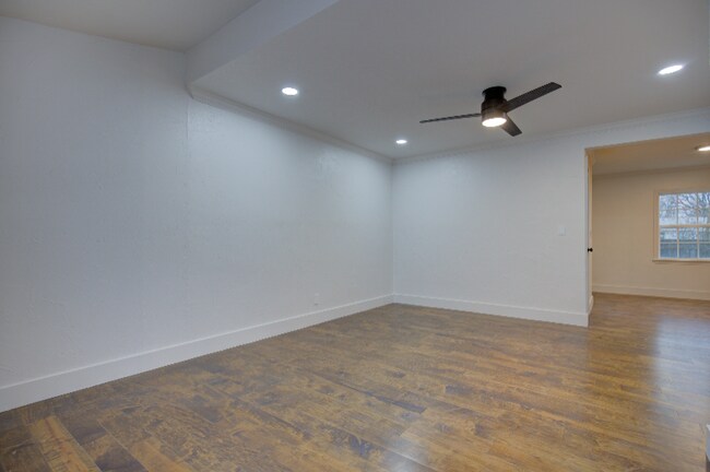 Foto del edificio - 1341 E 39th St