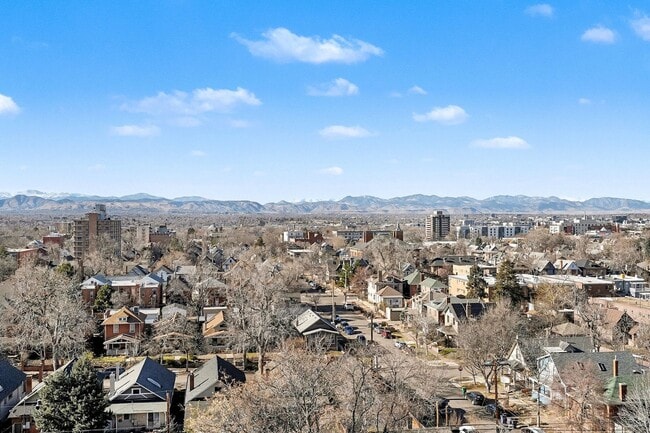 Photo - Stunning Mountain Views and an Unbeatable Location! House