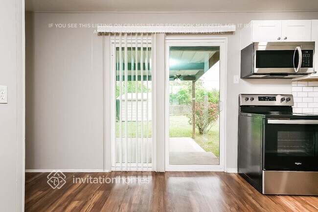 Foto del edificio - 4500 Sherwood Dr