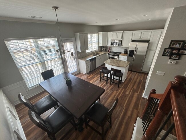 Foto del edificio - 1070 Drayton Ct