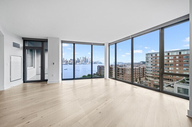 Building Photo - 9 Ave At Port Imperial