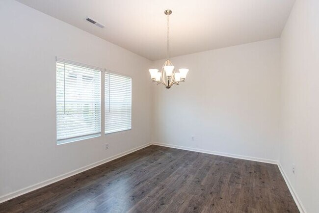 Foto del edificio - BEAUTIFUL 3 Bedroom Townhome Bonterra Village- Pre Leasing June Move In