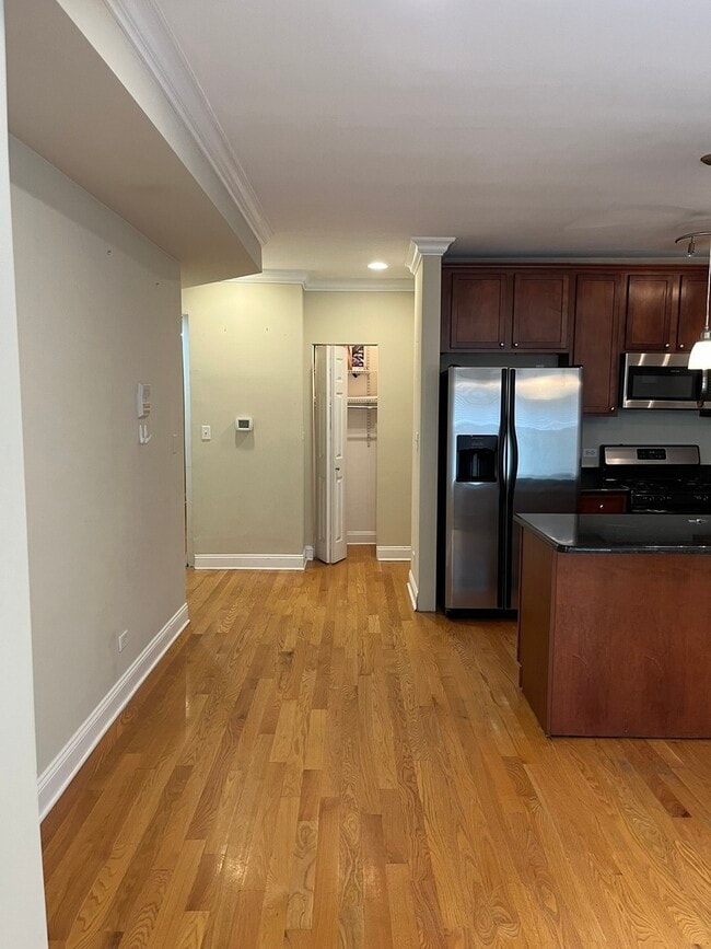 Foto del edificio - 5033 N Springfield Ave