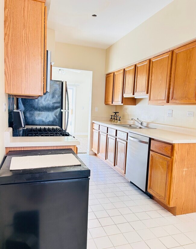 Foto del edificio - 988 Sheridan Cir