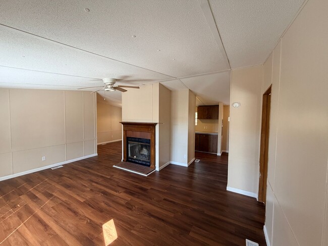 Building Photo - 3BD/2B Mobile Home - Whitewater Road Area