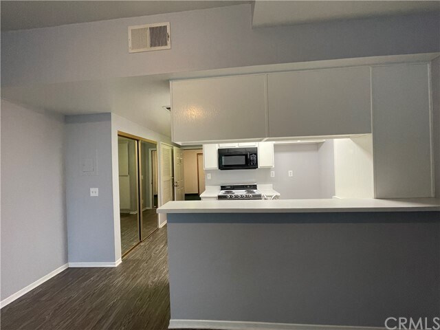 Building Photo - 100 N Glendora Ave