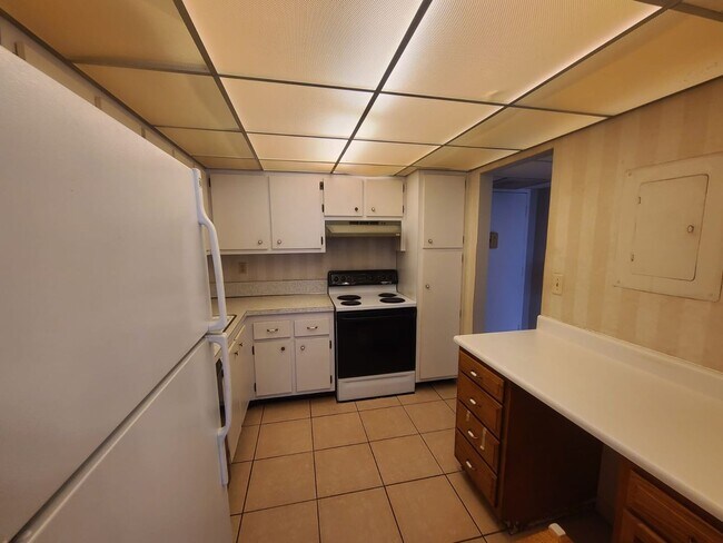 Building Photo - 1 BED 1 BATH APARTMENT | HOLLYWOOD