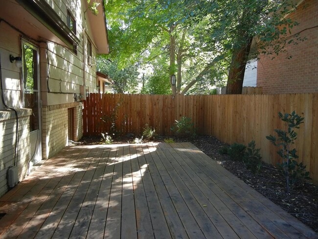 Building Photo - Spacious and Updated 3B in Old Town West!