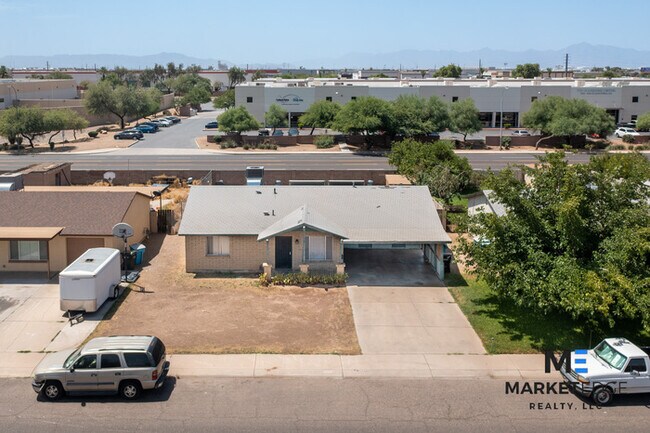 Foto del edificio - 3Bed/1.5Bath at 51st Ave/McDowell! $1299 M...