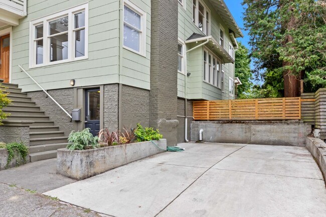 Foto del edificio - 1Bd/1Ba Seattle Duplex