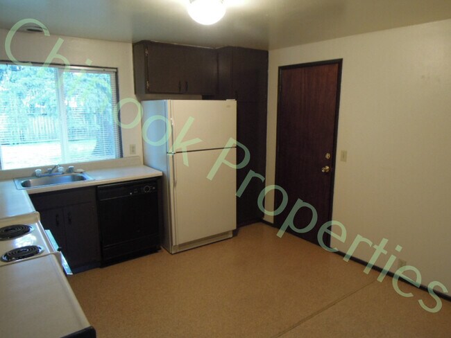 Foto del edificio - Charming 4 Bedroom Home in Cal Young Neighborhood