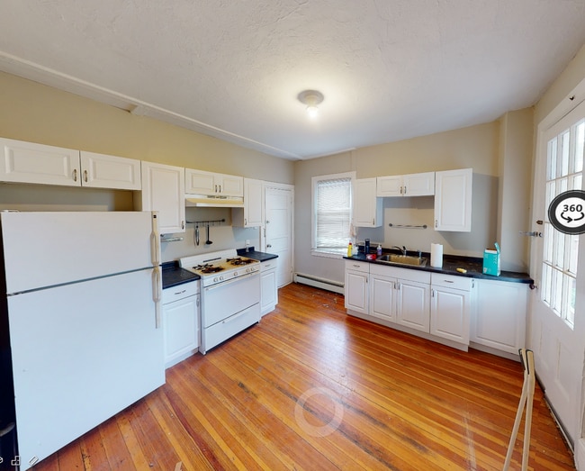 Building Photo - 71 Dana St