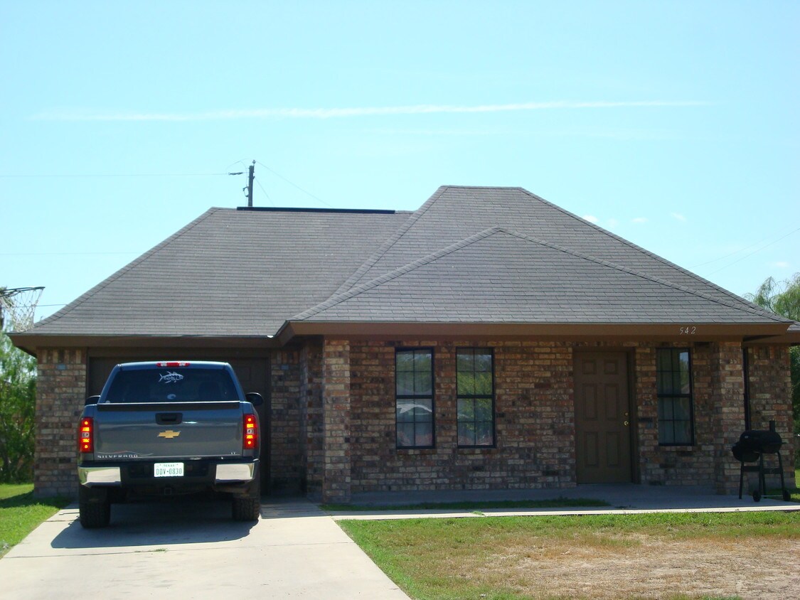 542 Amigos Ln, Mercedes, TX 78570 House for Rent in Mercedes, TX