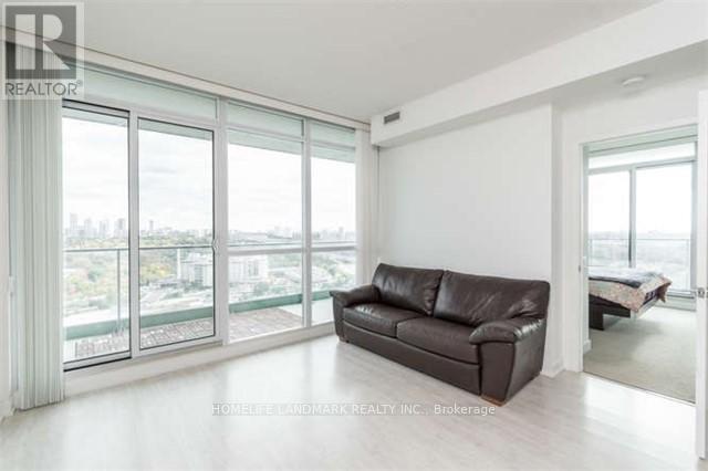 Photo du bâtiment - 33 Singer Ct