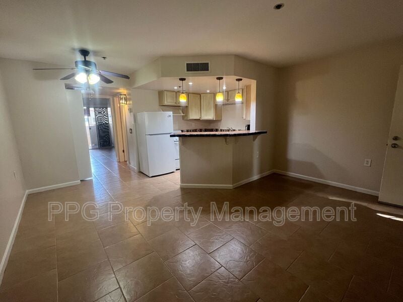 Primary Photo - 12221 W Bell Rd