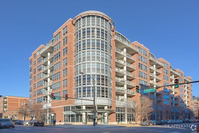 Building Photo - 1200 W Monroe St