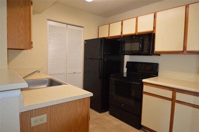 Foto del edificio - 1025 S Hiawassee Rd