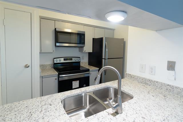 Foto principal - 4851 Cedar Springs Rd