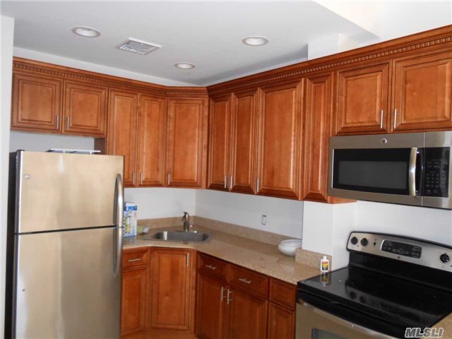 Building Photo - 47 Mineola Blvd