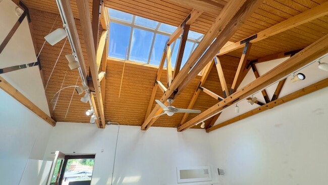 Building Photo - 3337 Alta Laguna Blvd