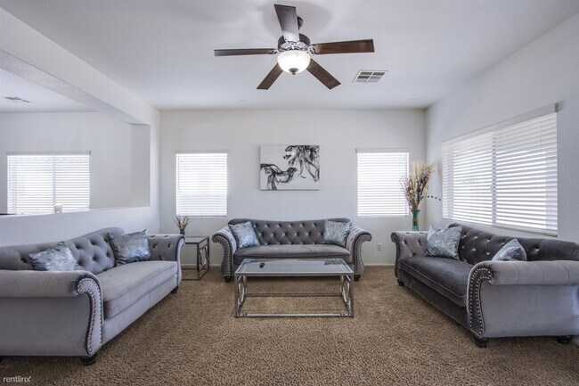 Foto del edificio - 3 br, 2 bath House - 29 Blue Sunrise Avenue