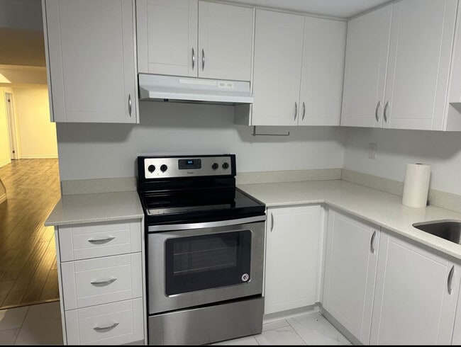 Building Photo - 38 Ainley Rd