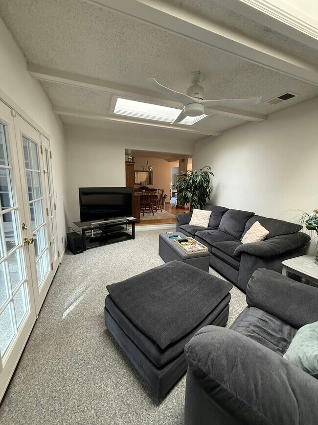 Building Photo - 33887 Whitehead Ln