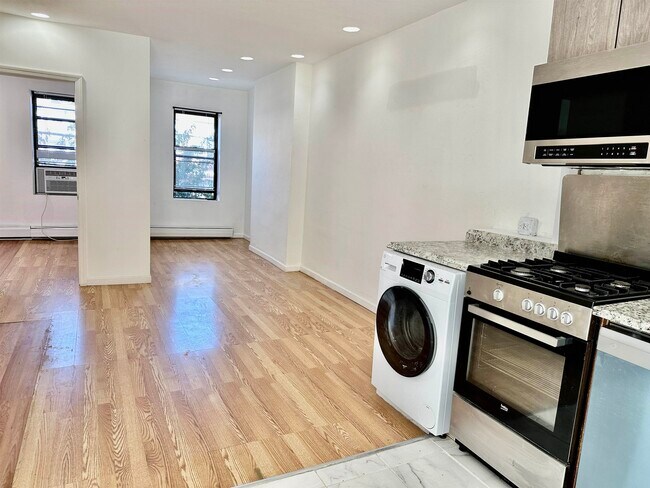 Building Photo - 299 3rd St