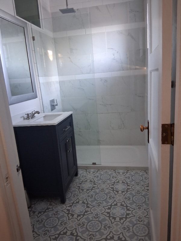 Foto del edificio - 864 Farr Ave