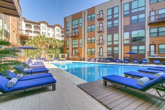 Building Photo - Mondrian West Village