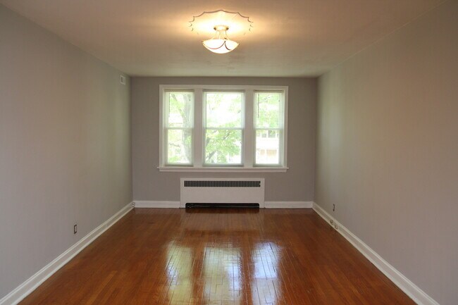 Foto del edificio - 7512 Cromwell Dr