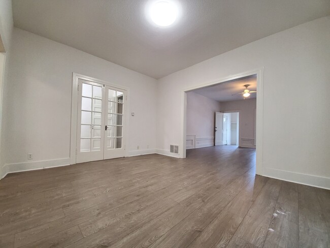 Dining Room - 401 Westminster Ave