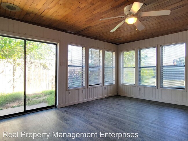 Foto del edificio - 4 br, 2 bath House - 9400 S Villa Ave