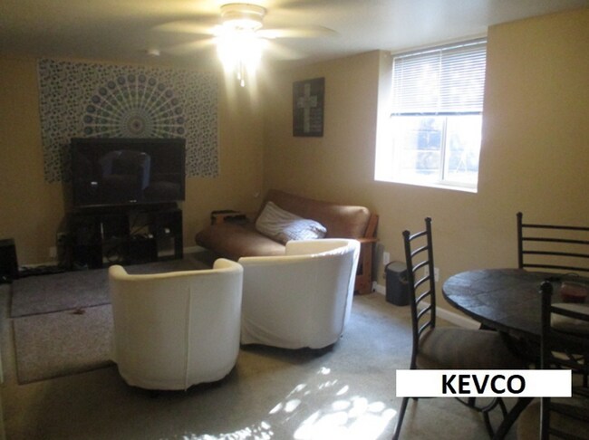 Foto del edificio - 1236 Maple St