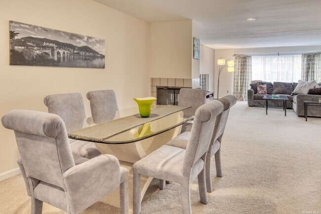 Foto del edificio - 400 Meadow Ct