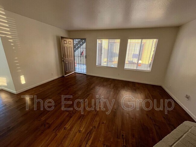 Foto del edificio - 4042 W Meadow Ave