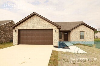 Building Photo - 204 Redwood Dr