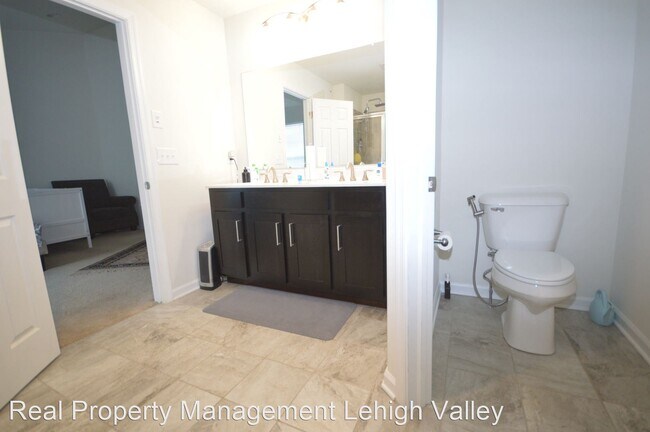 Foto del edificio - 3 br, 3 bath House - 1456 Caspian St.